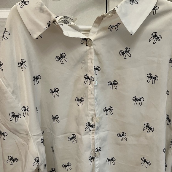 Collard Blouse with Button down back - Picture 2 of 4